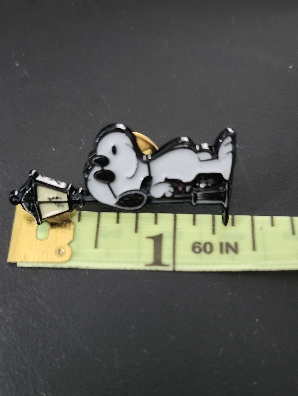 Peanuts Snoopy Enamel Pin - Picture 3 of 4